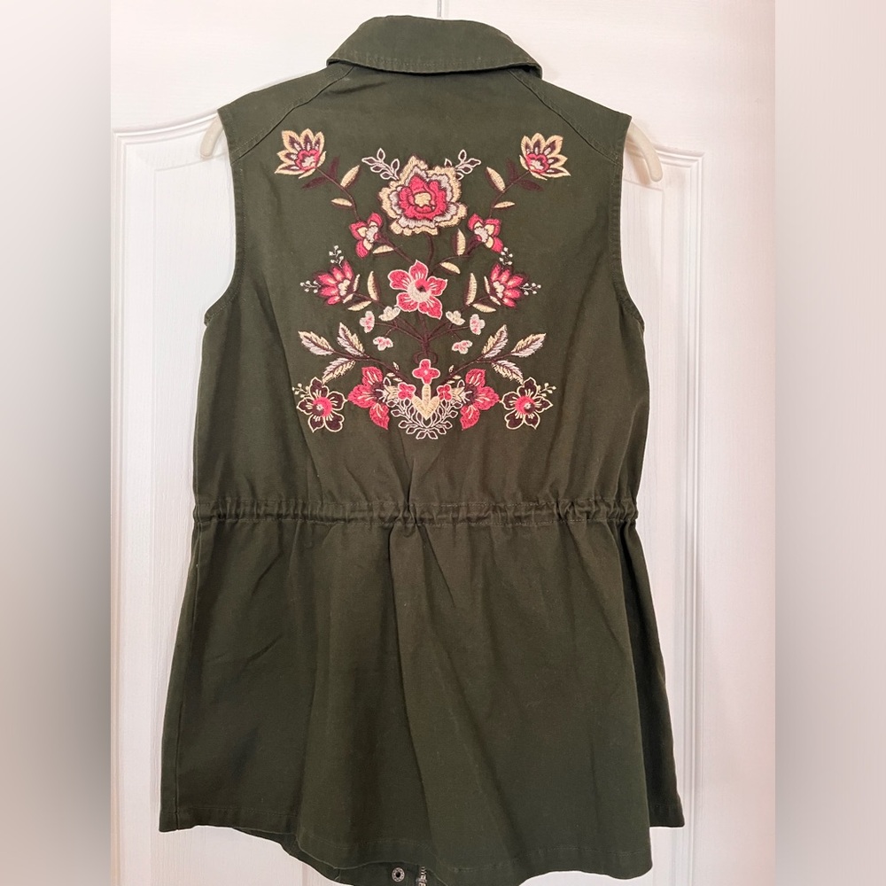 Size Small Olive Embroidered Floral Vest NWT